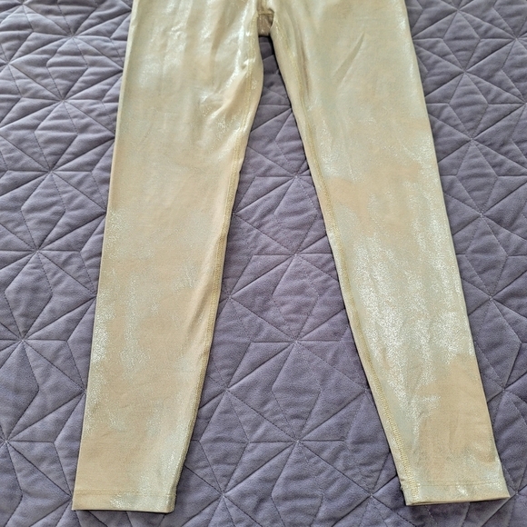 Beyond Yoga softshine leggings size small - Picture 10 of 17